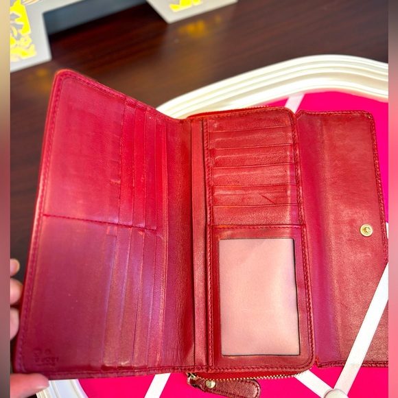 GUCCI Wallet, zipper around with ID pocket in very good condition, red color - Picture 9 of 11